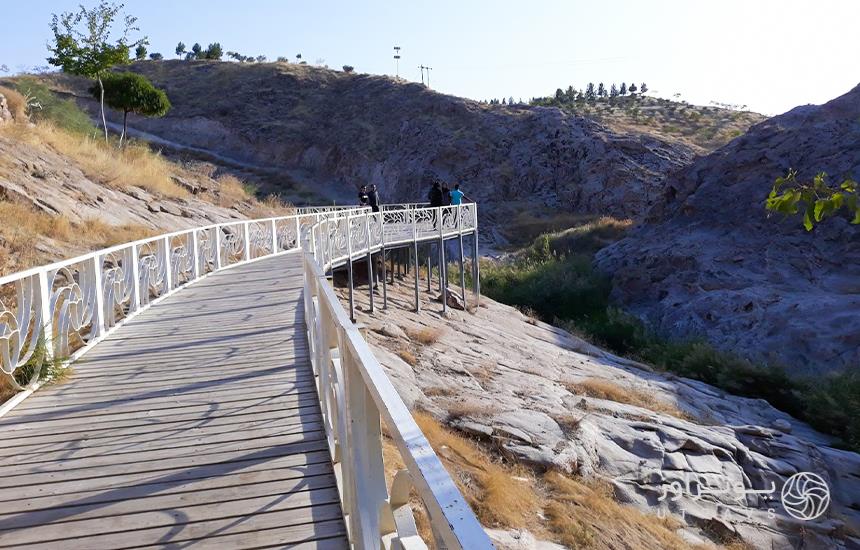 پل پیاده روی بوستان هفت حوض مشهد